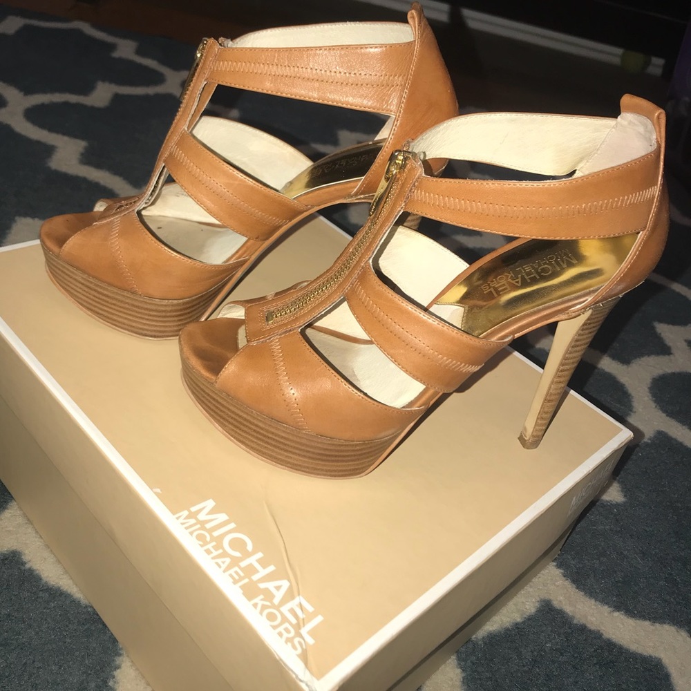 Camel Berkeley Pumps